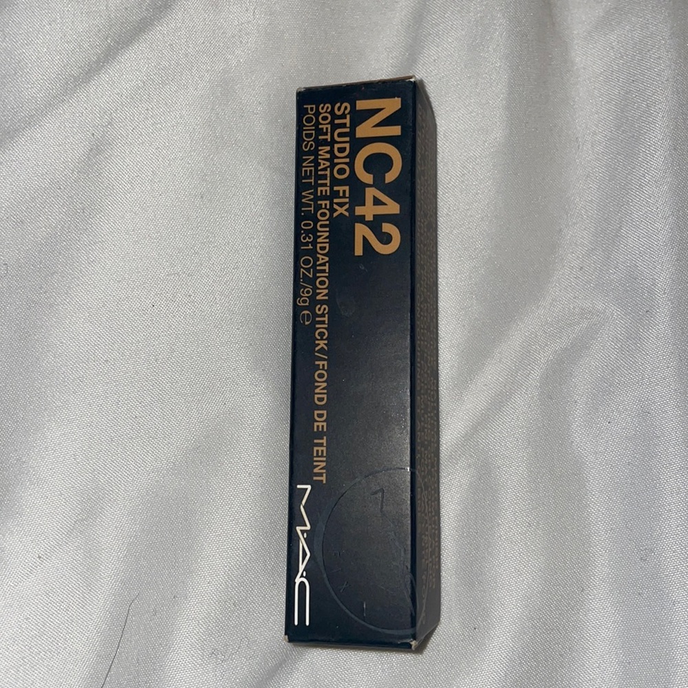 MAC Studio Fix soft matte foundation stick NC 42